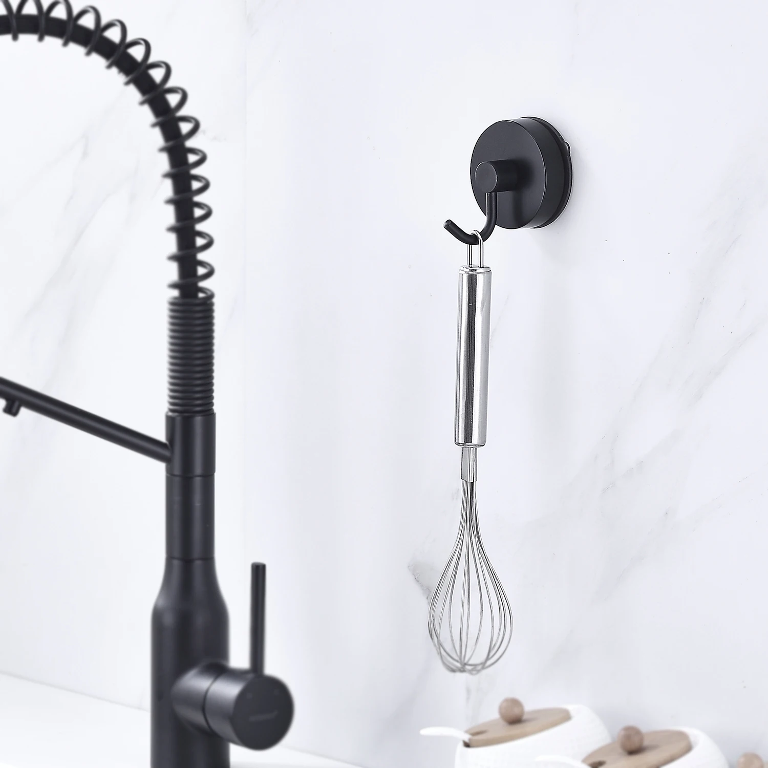 2PCS Heavy Duty Shower Hooks Vacuum Suction Cup Hooks Towel Keys Coat Hook Punch-free Wall Hangers Home Bathroom Accessories