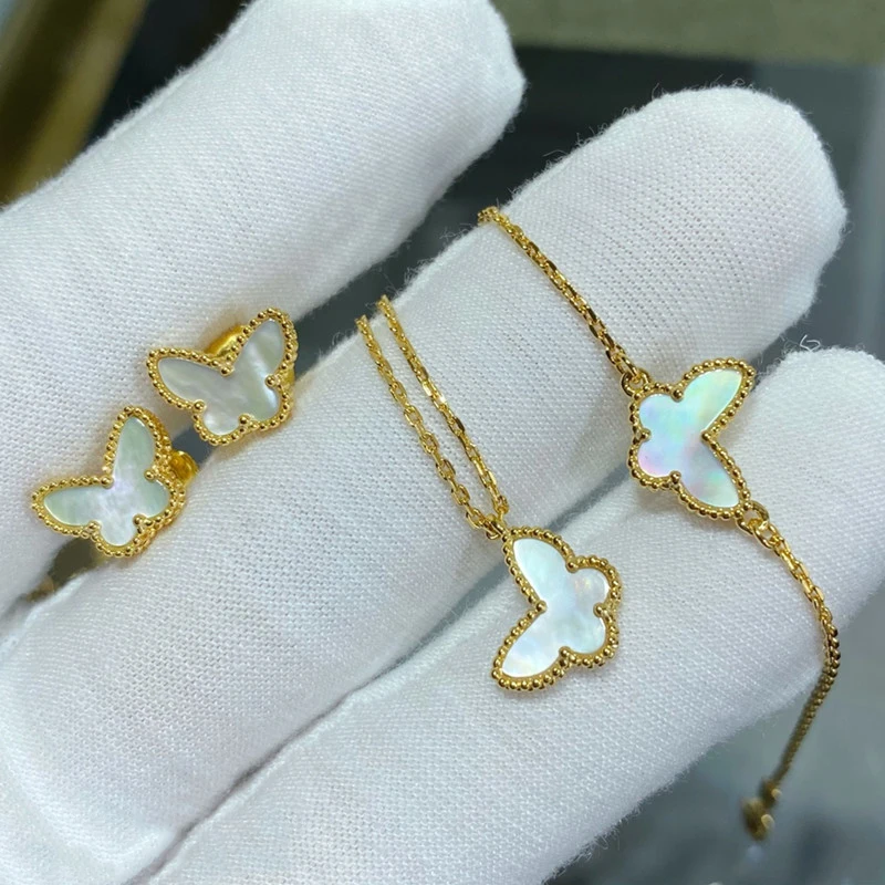 

Женские серьги-бабочки из серебра 925 пробы с белыми ракушками