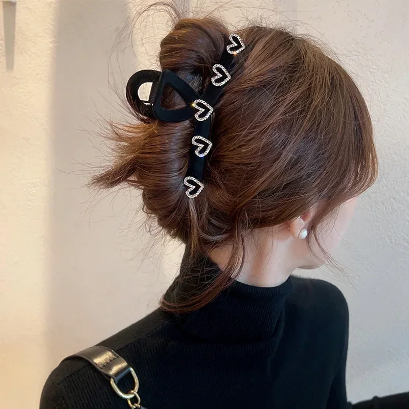 Women's Hair Clip Black Simple Glossy Acrylic Flocked Hair Clip Grab Fashionable and Elegant Shark Crab Clip Hair Accessories