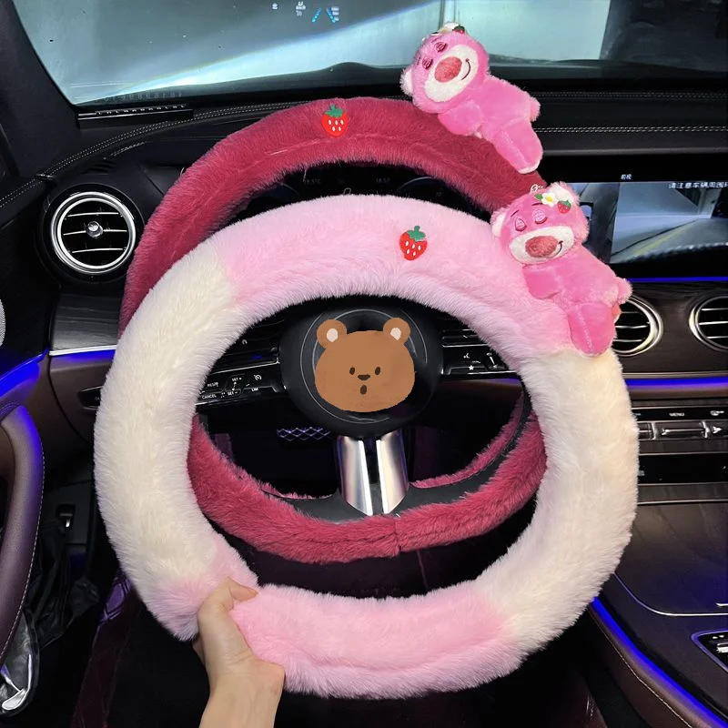 Coprivolante Per Auto Per L'Inverno Strawberry Bear Cute Cartoon Warm Antiscivolo Short Plush Handle Cover Accessori Per Auto Inter