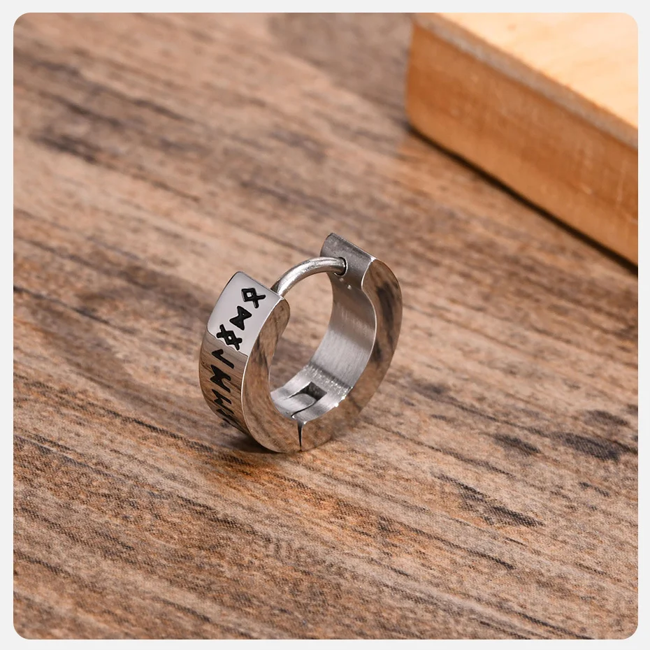 Vnox Männer Nordische Wikinger Runen Creolen, 13 mm Edelstahl Huggie Ohr Geschenke Schmuck für männliche Jungen – Detail 8