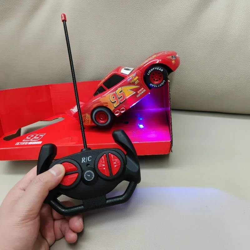 جديد ديزني بيكسار سيارات 3 البرق ماكوين التحكم عن بعد سيارة كهربائية التحكم عن بعد سيارات لعب للأطفال هدية عيد الميلاد