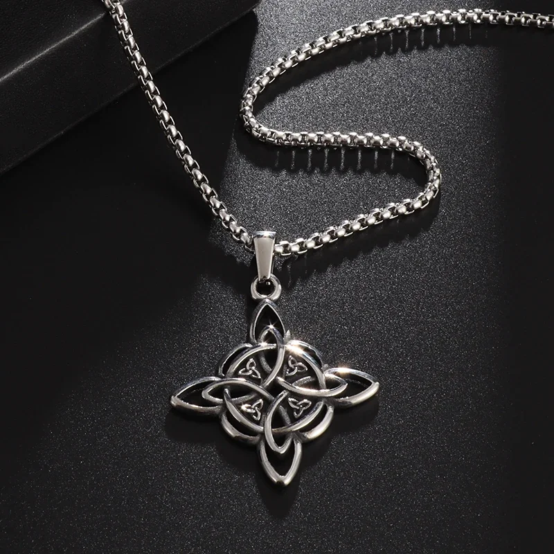 【VASIC】ヴァジック ネックレス Knot Necklace unisex Knot Necklace, ゴールド – VASIC ヴァジック日本公式サイト