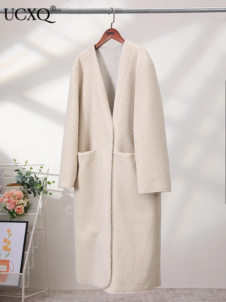 

UCXQ Long Sleeve Beautiful Windbreaker Elegant Lamb Fur Coat Beige Outerwear Big Size Jackets Women Autumn 2023 Winter 16U6060