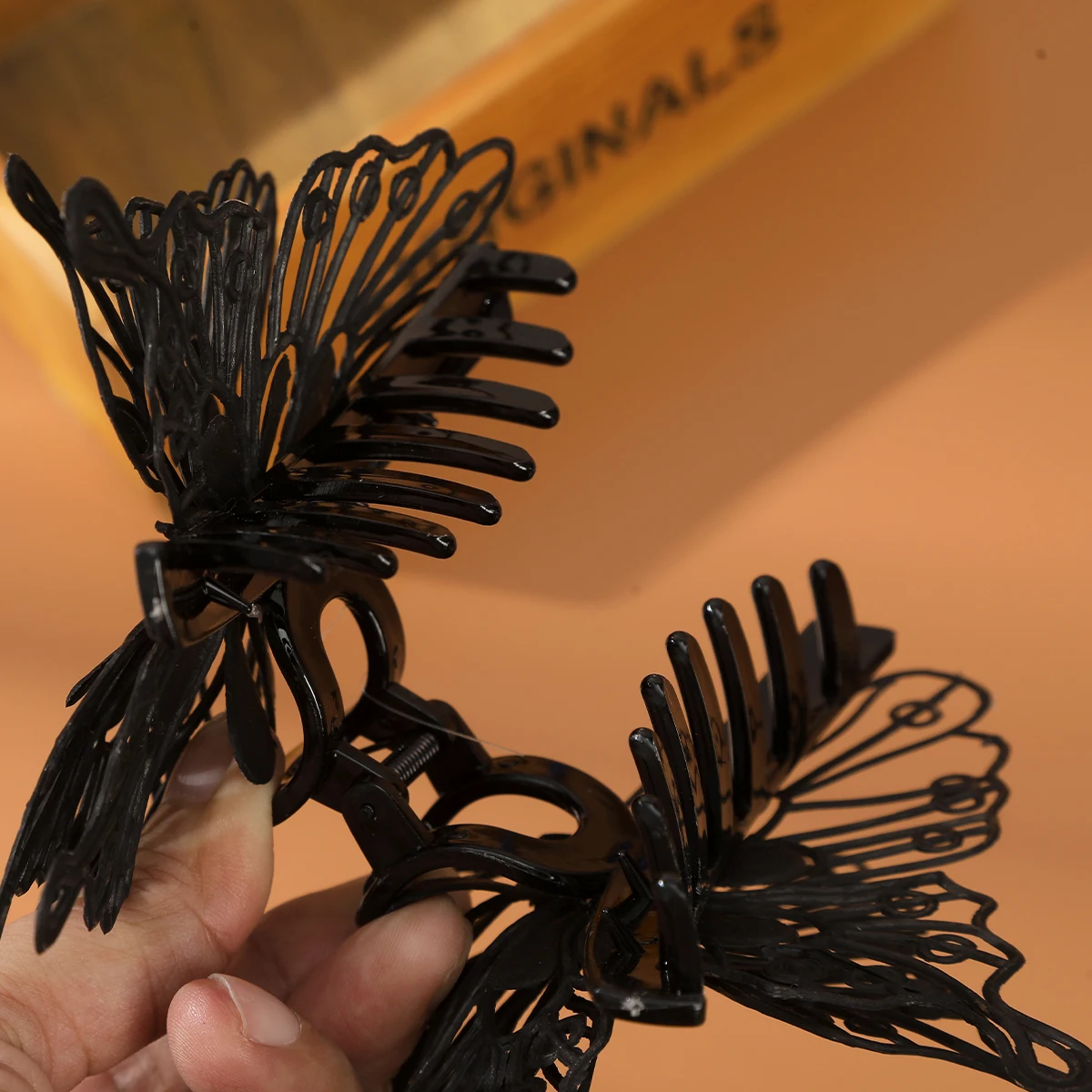 Halloween Butterfly Clip Hair Claw Black Hollow Hair Clip For Women Festival Fashion Hair Claw Crab Butterfly Hair Accessories