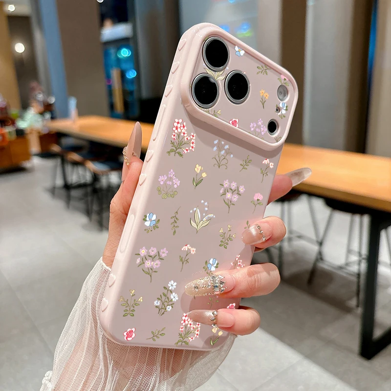 Aesthetic Ditsy Floral Phone Case with Heart Side Design - Shockproof Soft TPU Cover