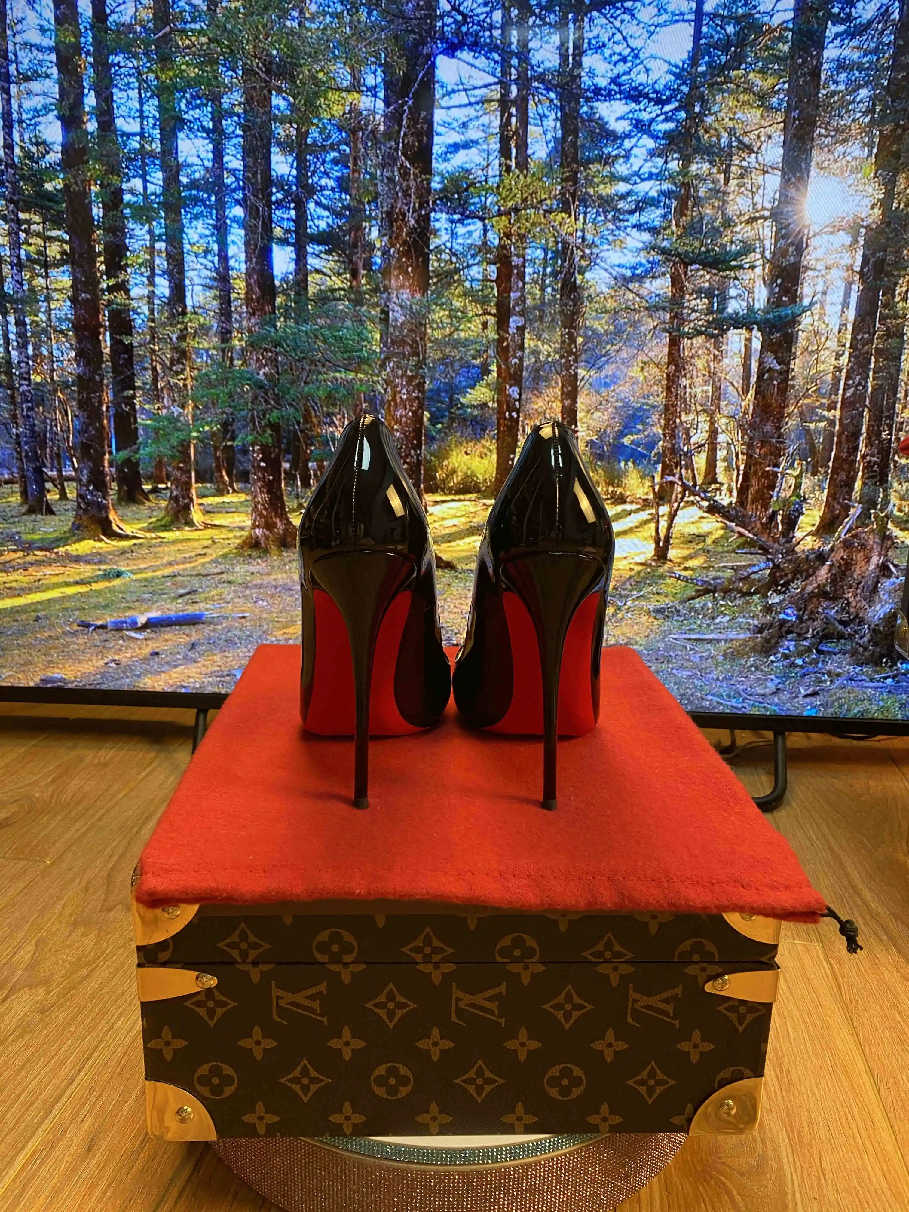 Black patent leather red soled high heels for women 2024 new professional temperament pointed shallow mouth sexy single shoes