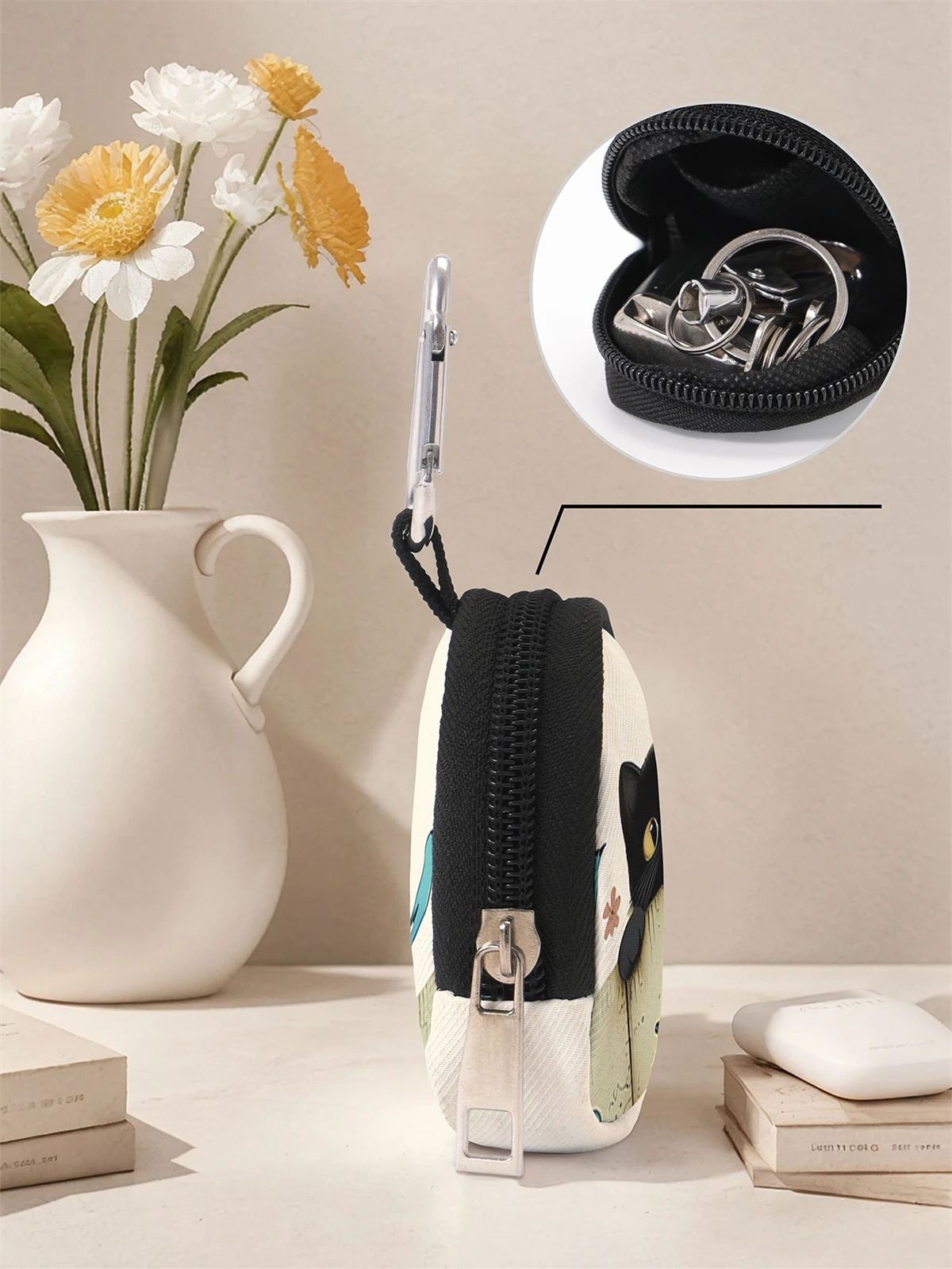Black cat pattern printed mini wallet, zipper change bag with hook clip, headphone key bag, suitable for men and women