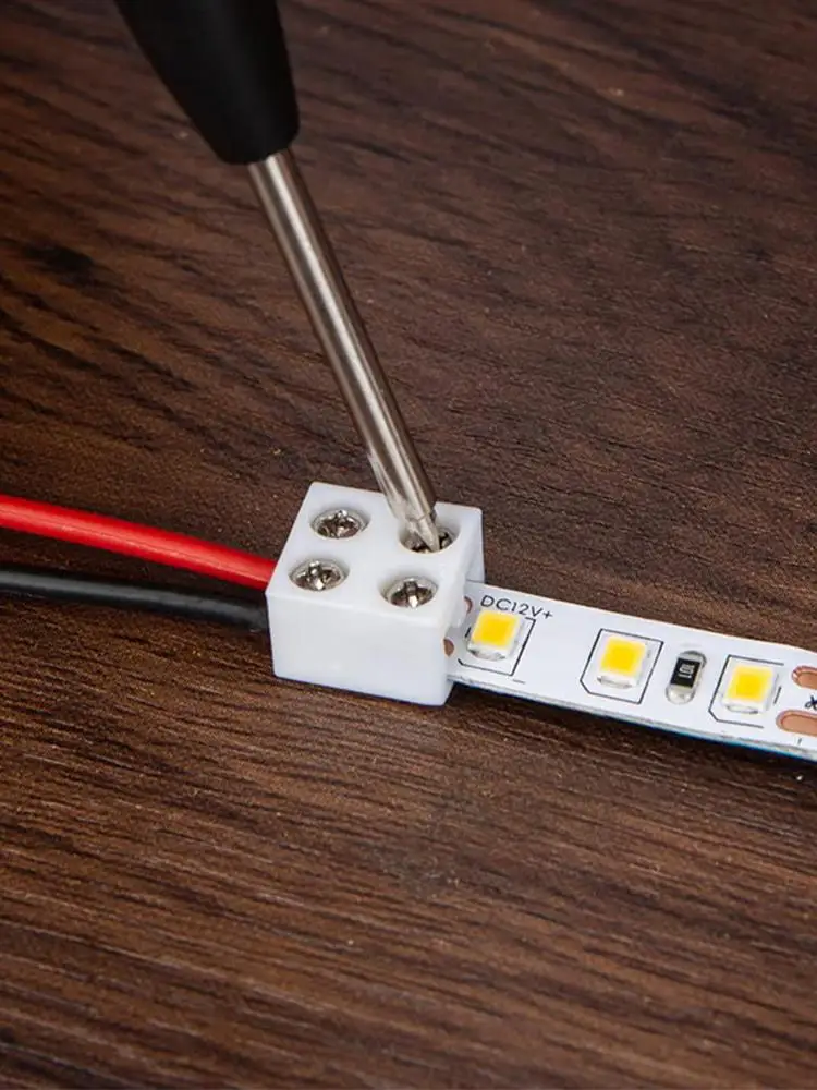ตัวเชื่อมต่อไฟ LED ไม่ต้องบัดกรี ใช้งานง่าย