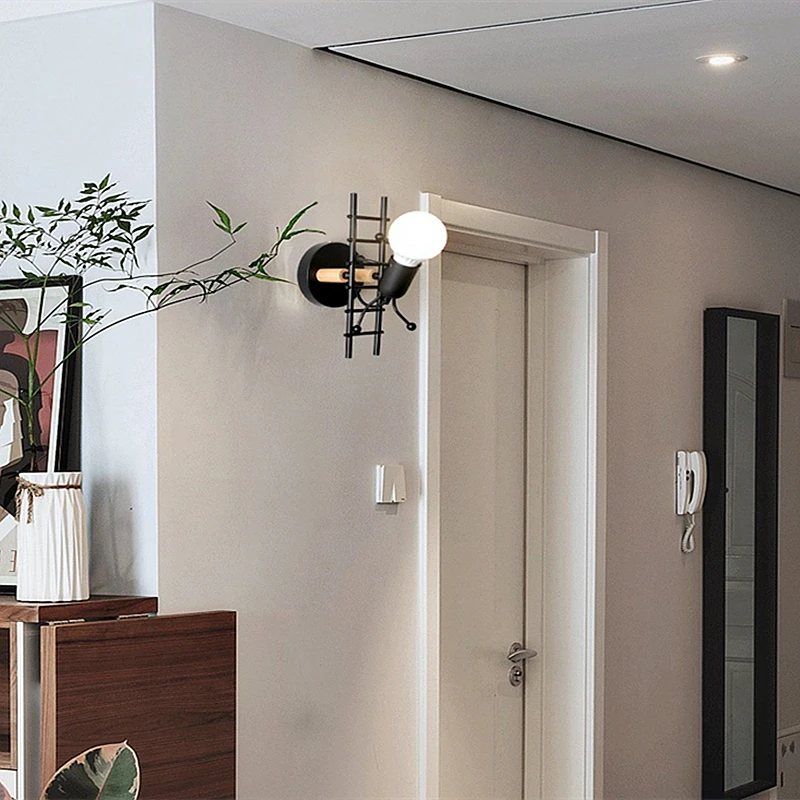 북유럽 침실 크리 에이 티브 철 입상 등반 계단 벽 램프 복도 어린이 방 머리맡 LED 장식 조명기구