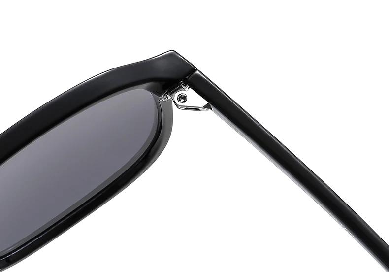 Quay On The Fly Sunglasses