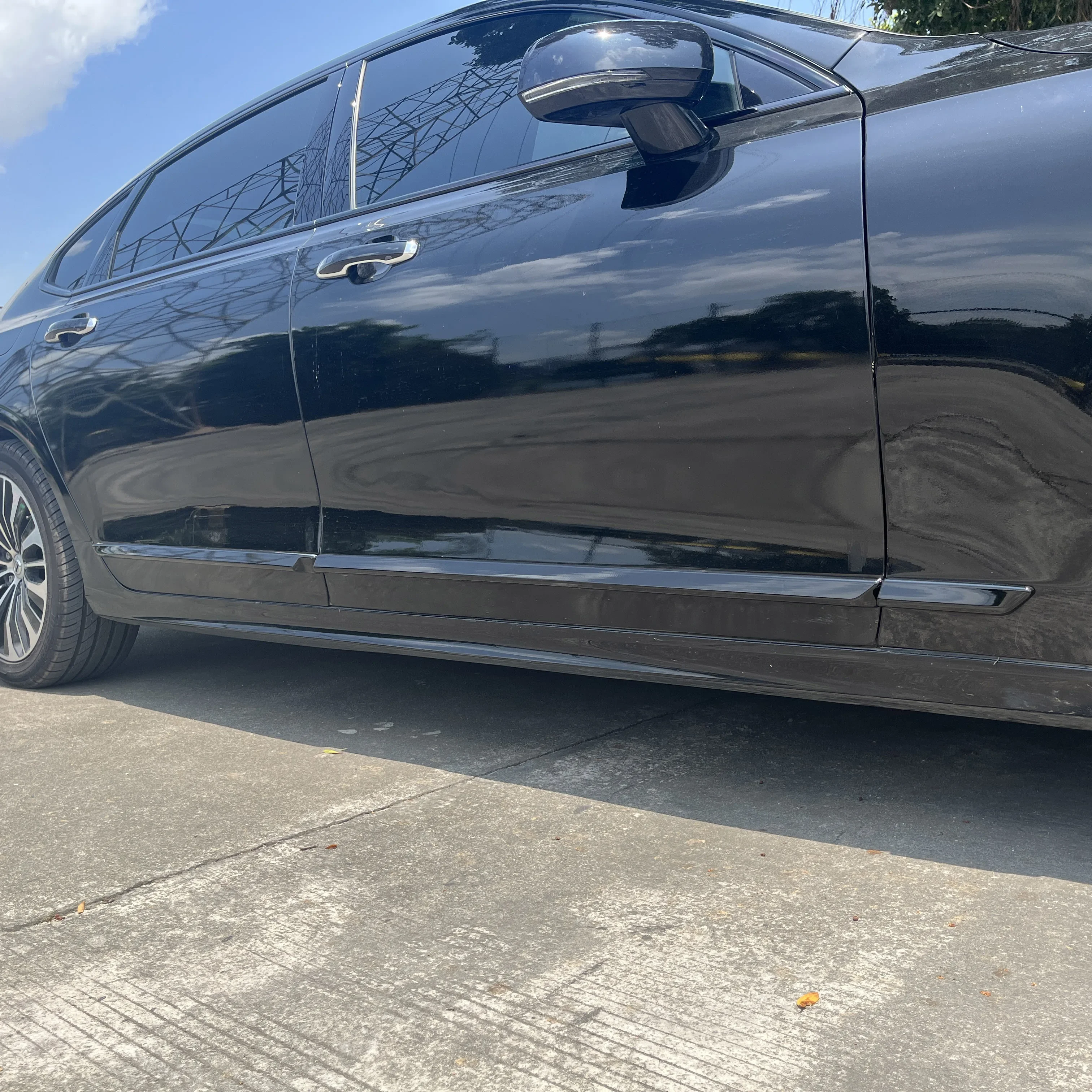 New！ Fit For to VOLVO S90 Door.Convert silver to black.DIY upgrade vehicle.Installed on the door.Car modification.