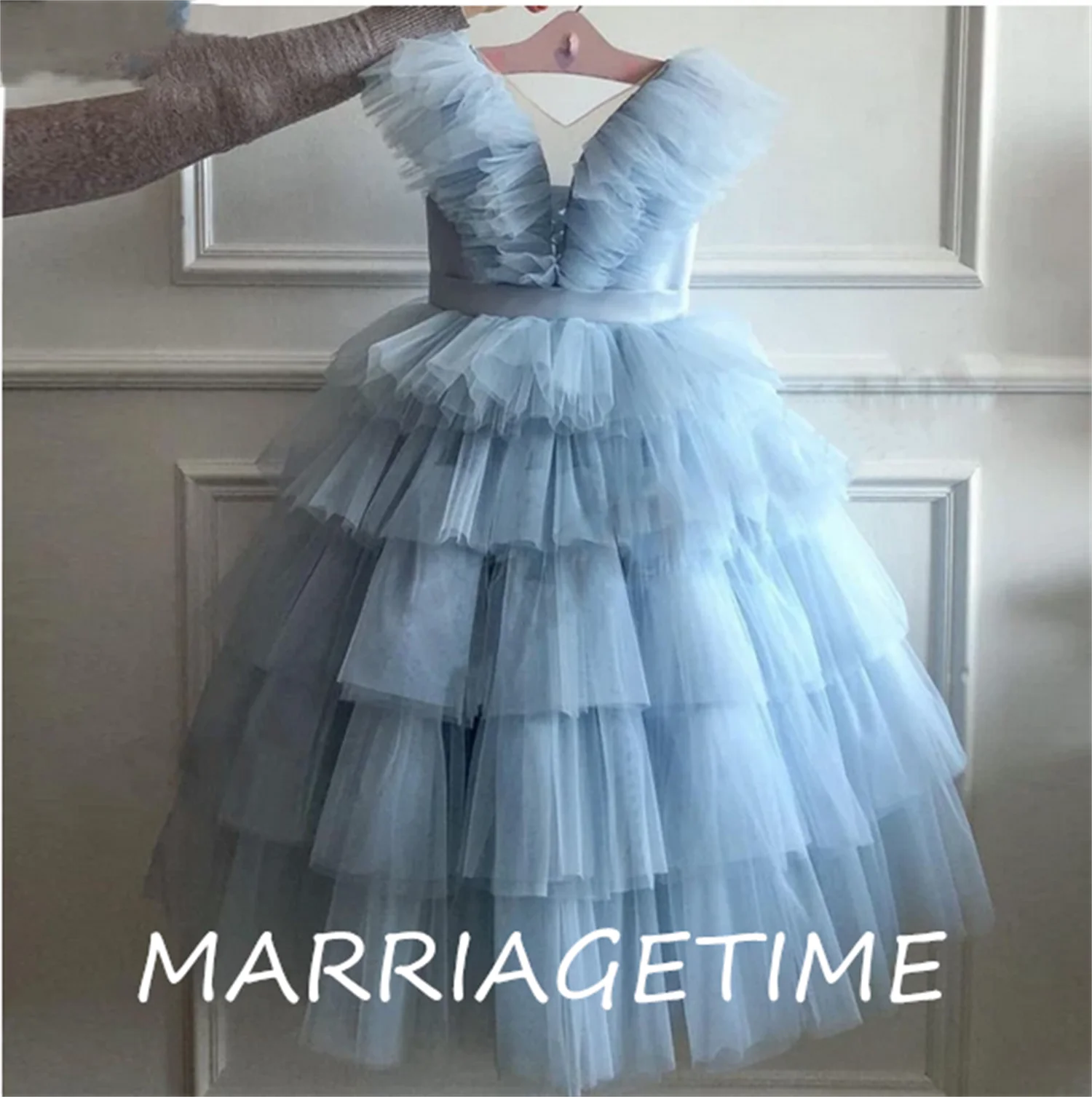 

Custom Color Ball Gown Flower Girl Dress for Wedding V Neck Tiered Puffy Kid Cloth Pageant Gown First Communion for Girls