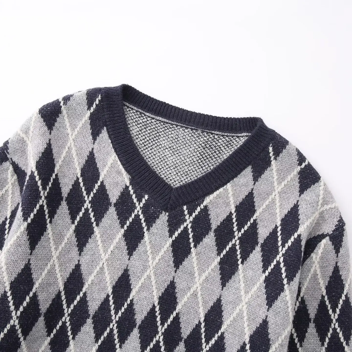 Women's New American Retro Knitted Sweater Female V-Neck Diamond Plaid Pullover Lady Casual Versatile Long Sleeved Knitted Top