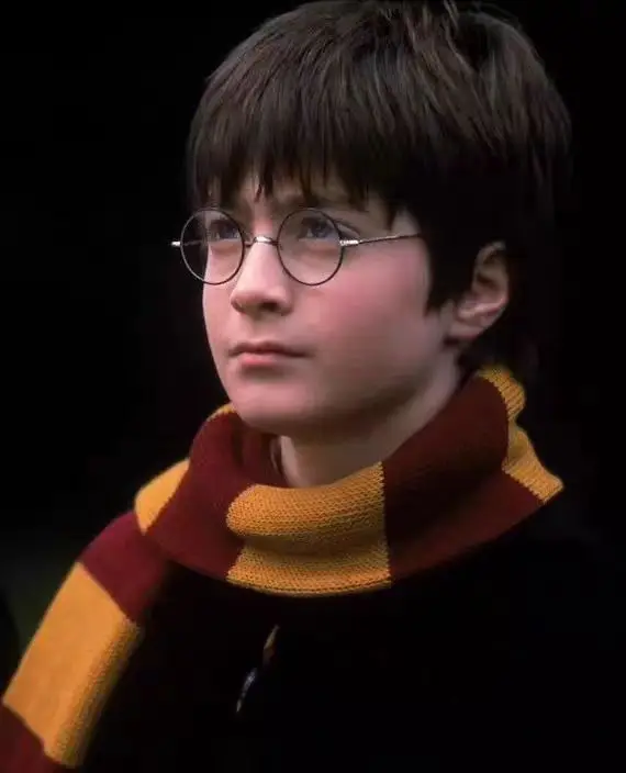Winter Scarf Magician Hermione Ron Ravenclaw Slytherin Hufflepuff Academy Badge Hat Scarf Halloween and Birthday Supplies
