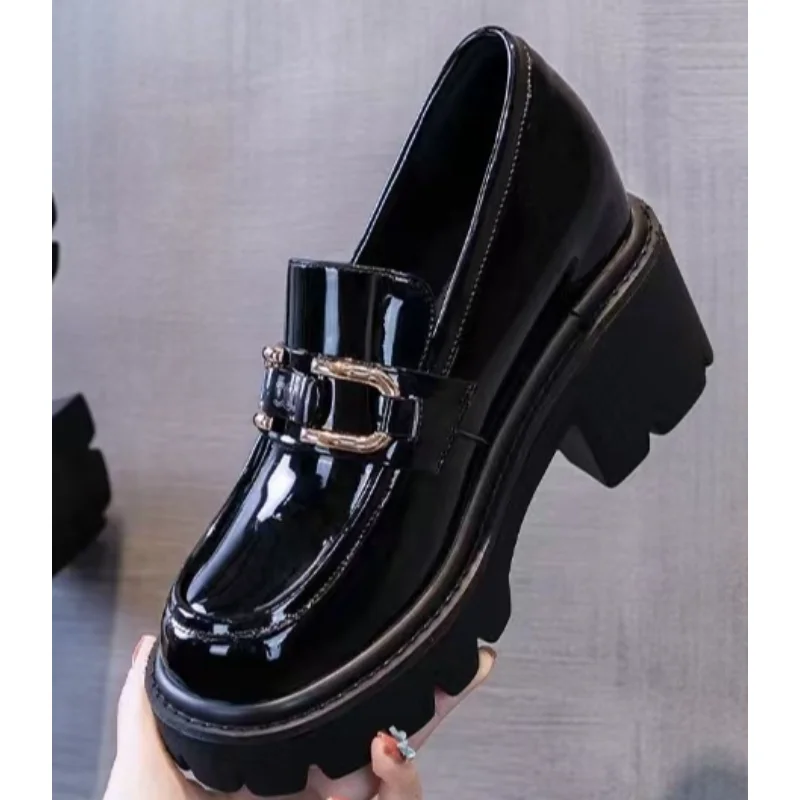 New Spring and Autumn Fashion British Style Women's Thick Soled High Heels Metal Decorative Single Shoes 6