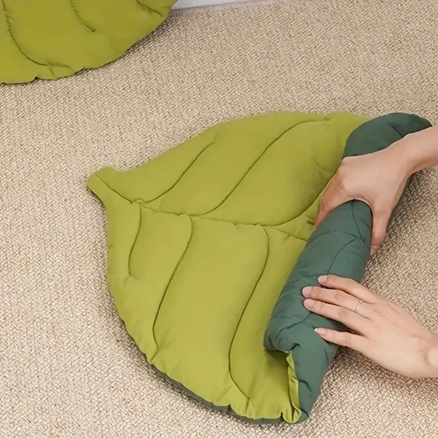 Cat Bed Mat Leaf Shape Pet Blanket Soft Puppy Sleeping Pad Washable Non-Slip Room Decor Floor Rug for Dogs Cats Pet Supplies 3