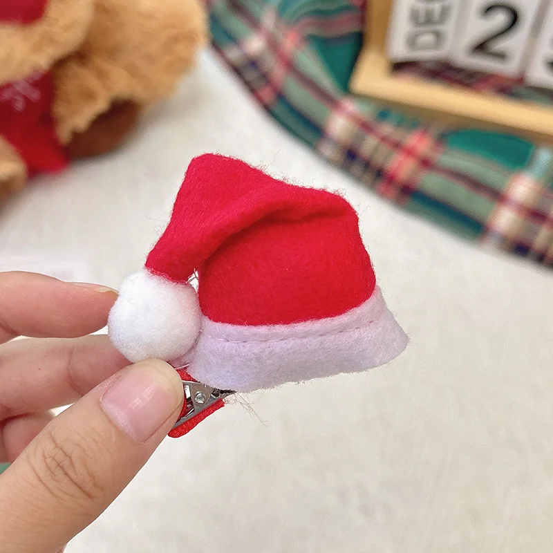 Simple flat hat clip