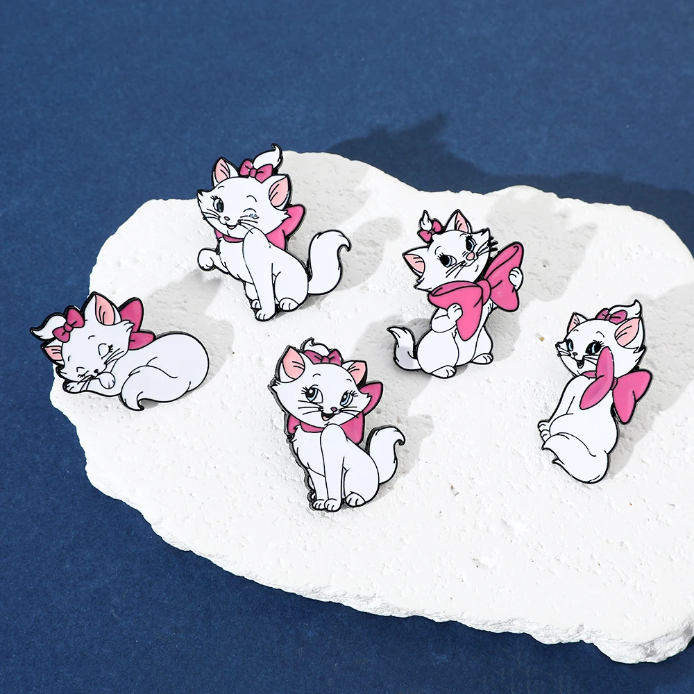 Anime The Aristocats Brooch 5 Pcs Elegant Marie Cat Enamel Pin Metal Emblem Jewelry Backpack Clothing Accessories Festival Gift