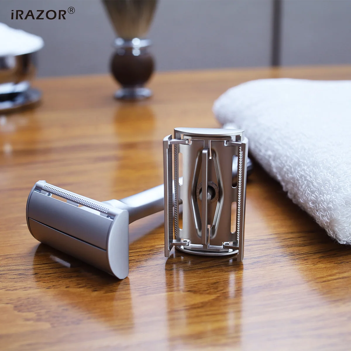 iRAZOR New Heavy Butterfly Design Double Edge Safety Razor with 10pcs Original Blade Refills for Men Reusable Grooming Gift Set 5