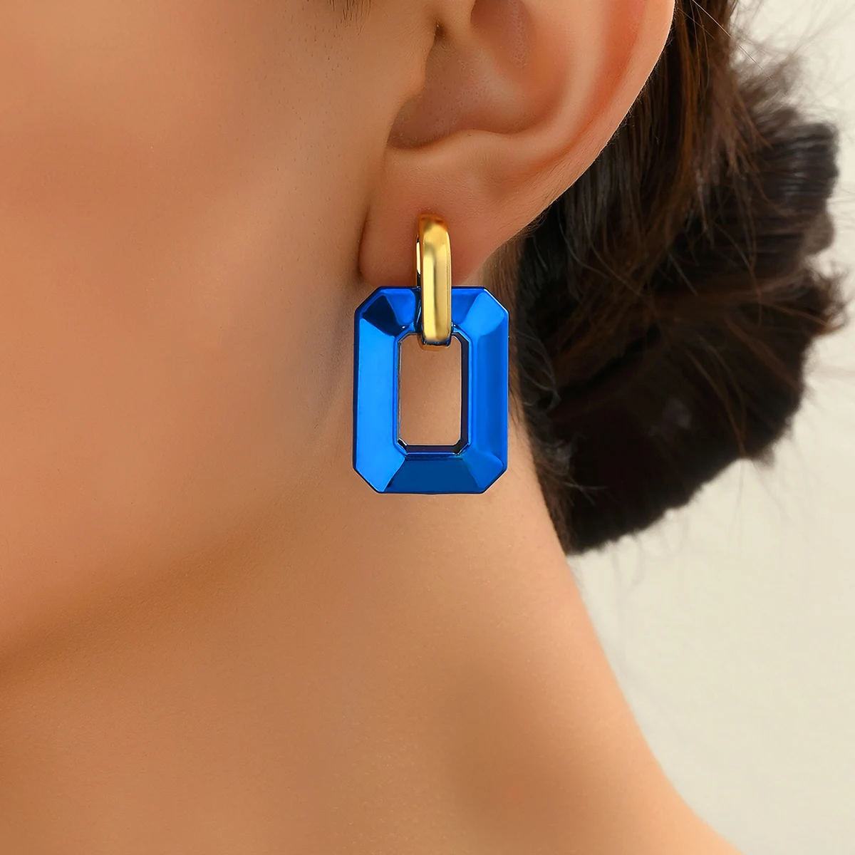 Vintage Geometric Metallic Color Acrylic Y2K Stud Earrings for Women Frost Spray Leather Fashion Earnail Style