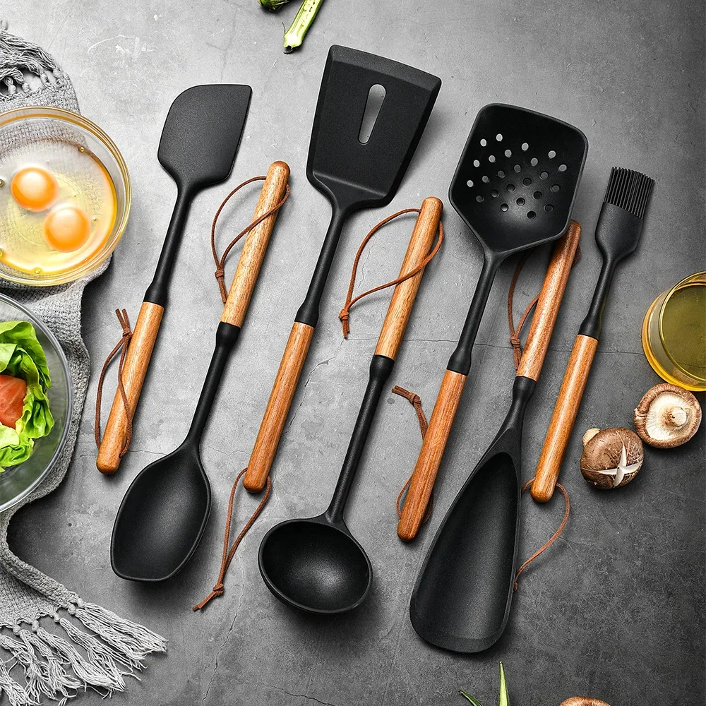 7Pcs Black Silicone Wooden Handle Cooking Tool Non-stick Kitchen Utensils Silicone Spatula Baking Kitchen Utensils Tool 1
