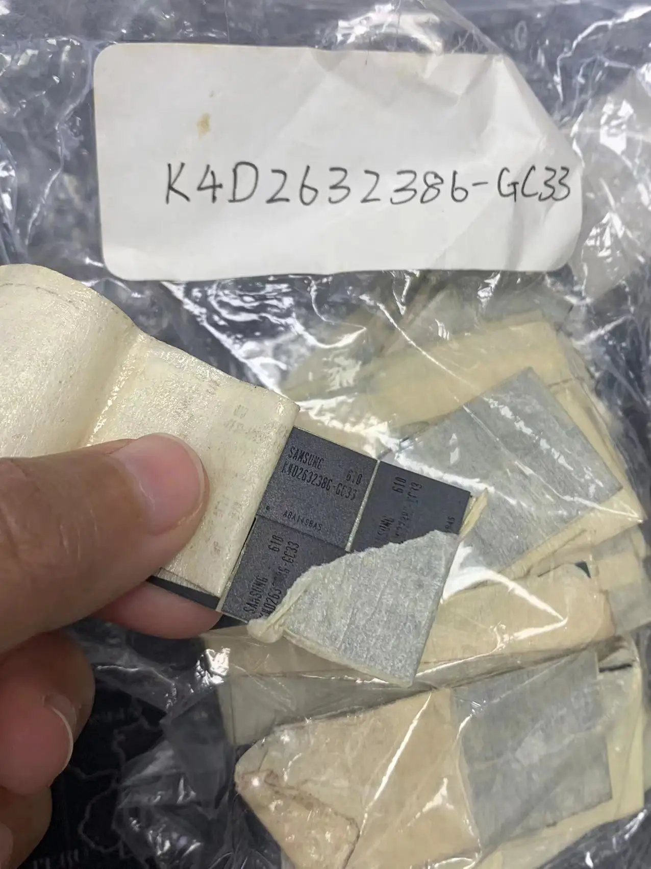 

K4D2632386-GC33 (1 шт.) оригинальный и актуальный запас