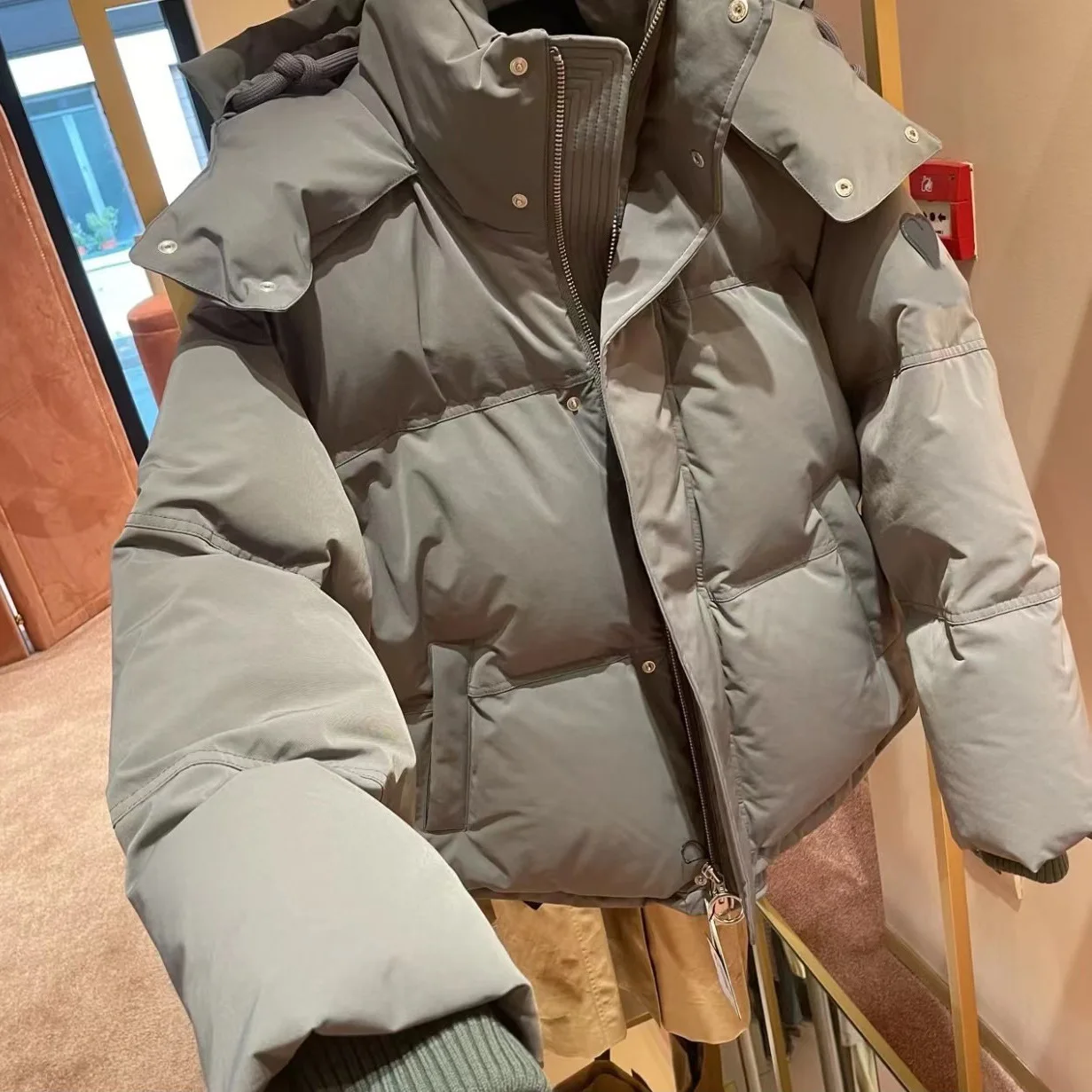 

2023 new off-season down jacket for women's short lovers loose and thickened white duck down bread jacket