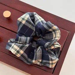 Elegant Red Lace Plaid Scrunchie - Festive Holiday Hair Accessory (1pc - b)