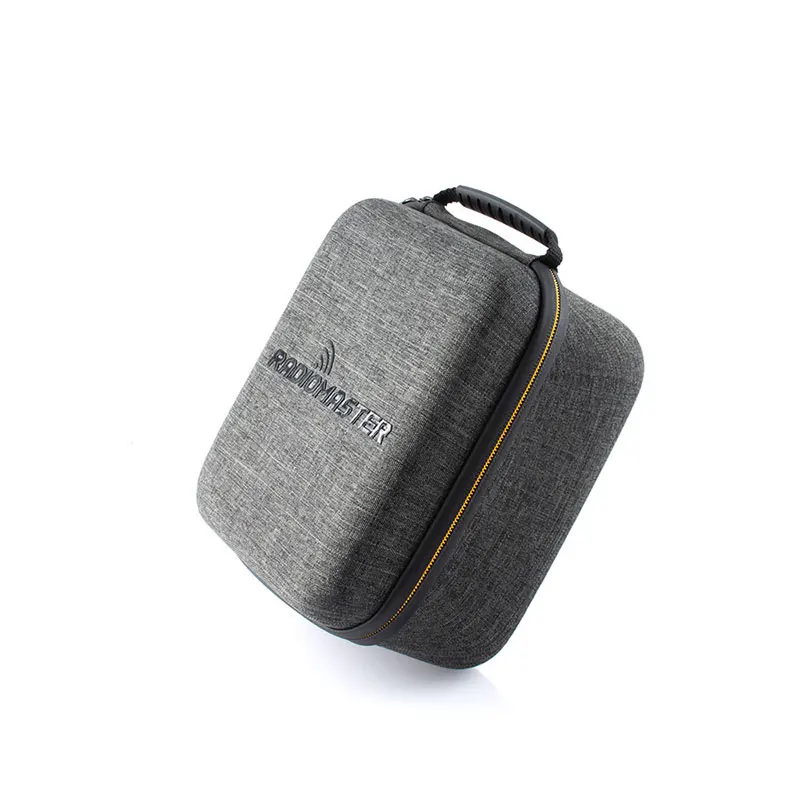 Étui de transport officiel RadioMaster TX12 MKII vu de côté, fermeture éclair et coutures renforcées