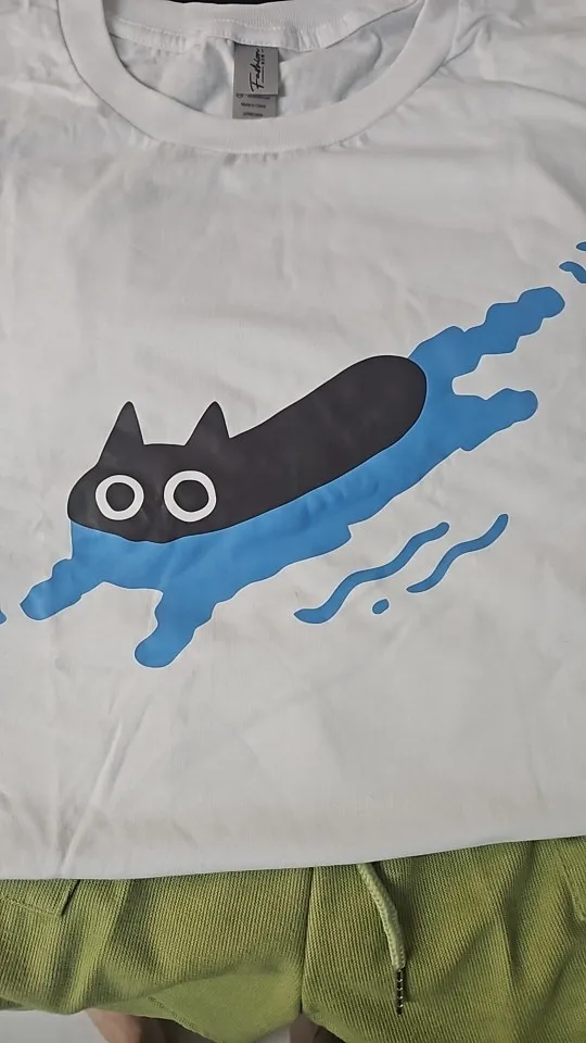 Swimming through - Kuro Neko T-Shirt photo review