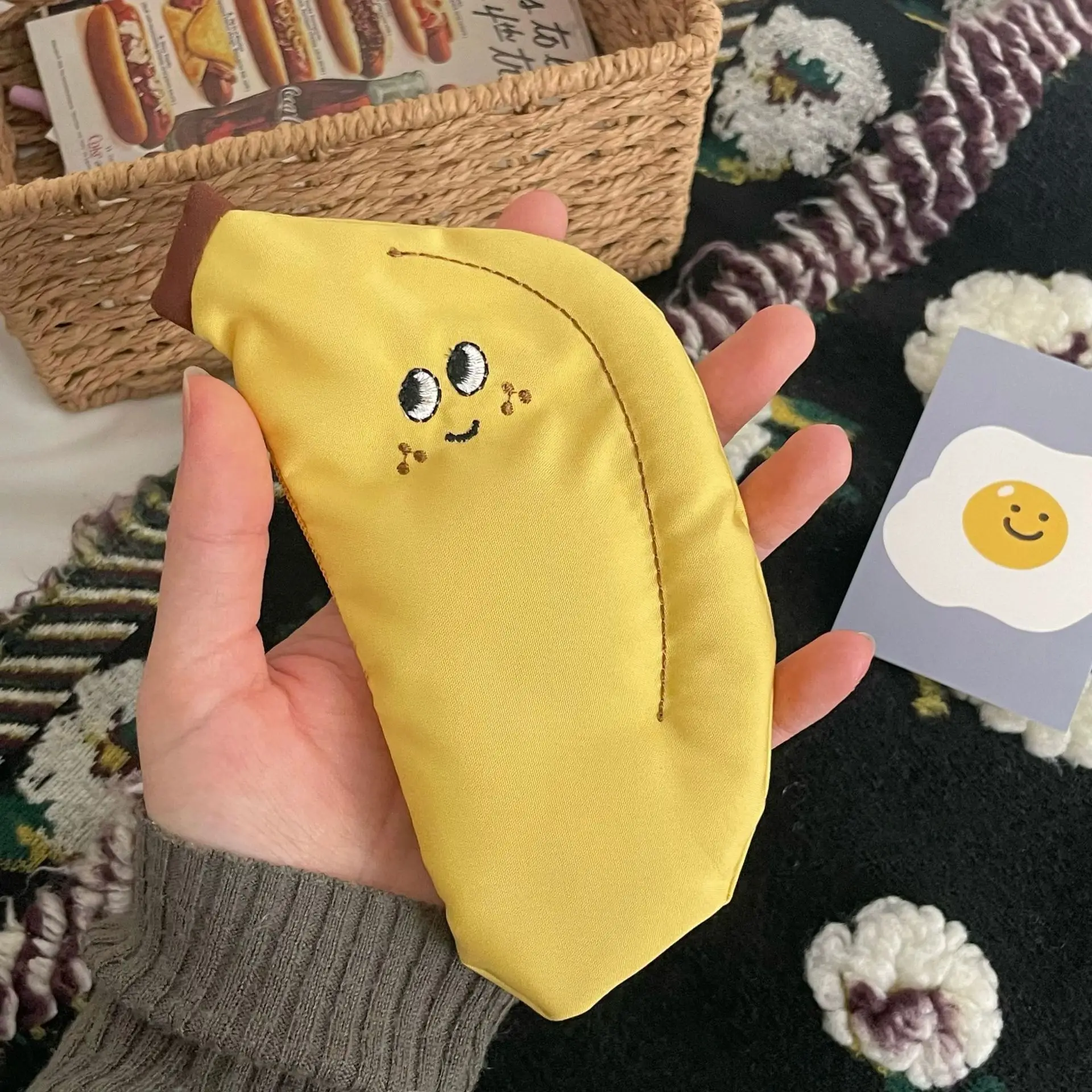 Damen-Geldbörse, niedliche kleine Banane, handgefertigt, Cartoon, mädchenhaftes Herz, Mini-Leinwand, Kopfhörer-Aufbewahrung, Studententasche, Hängezubehör – Detail 1