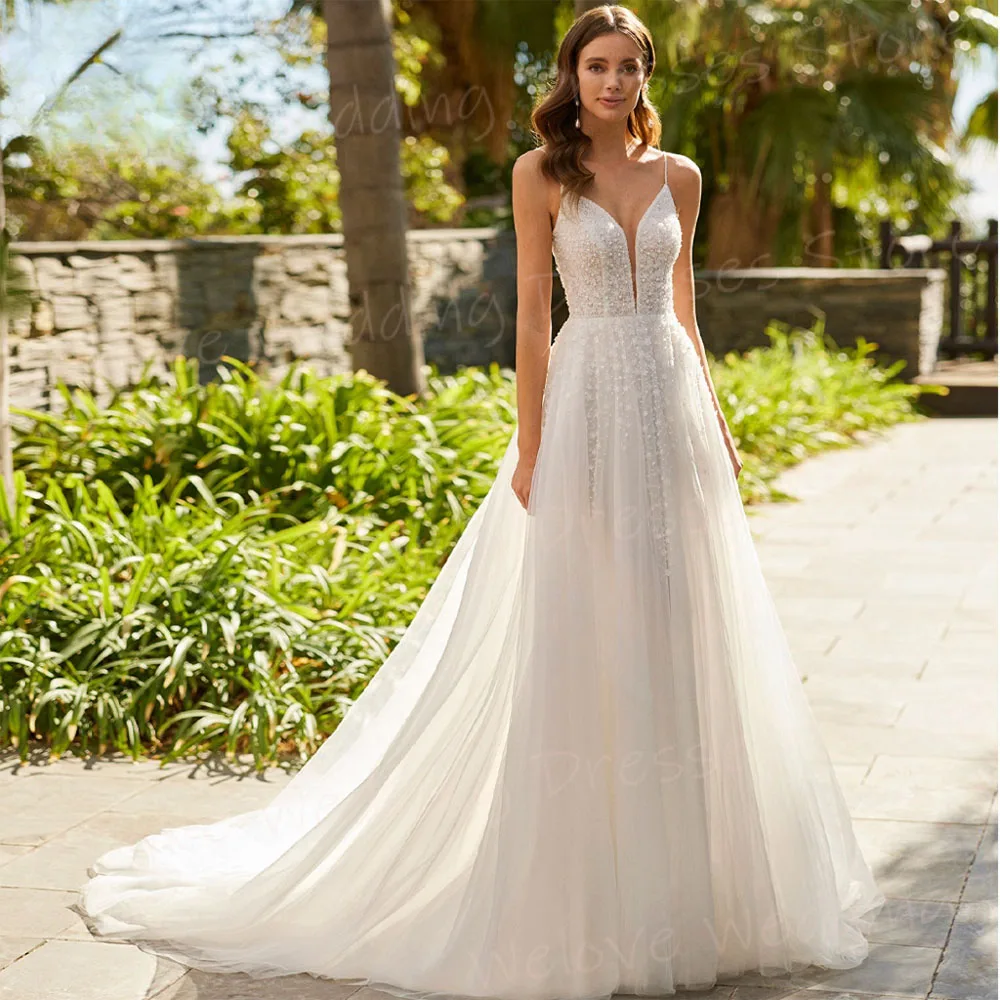 

Modern A Line Women's Wedding Dresses Classic Appliques Lace Bride Gowns Charming Spaghetti Straps Backless Vestidos De Novia