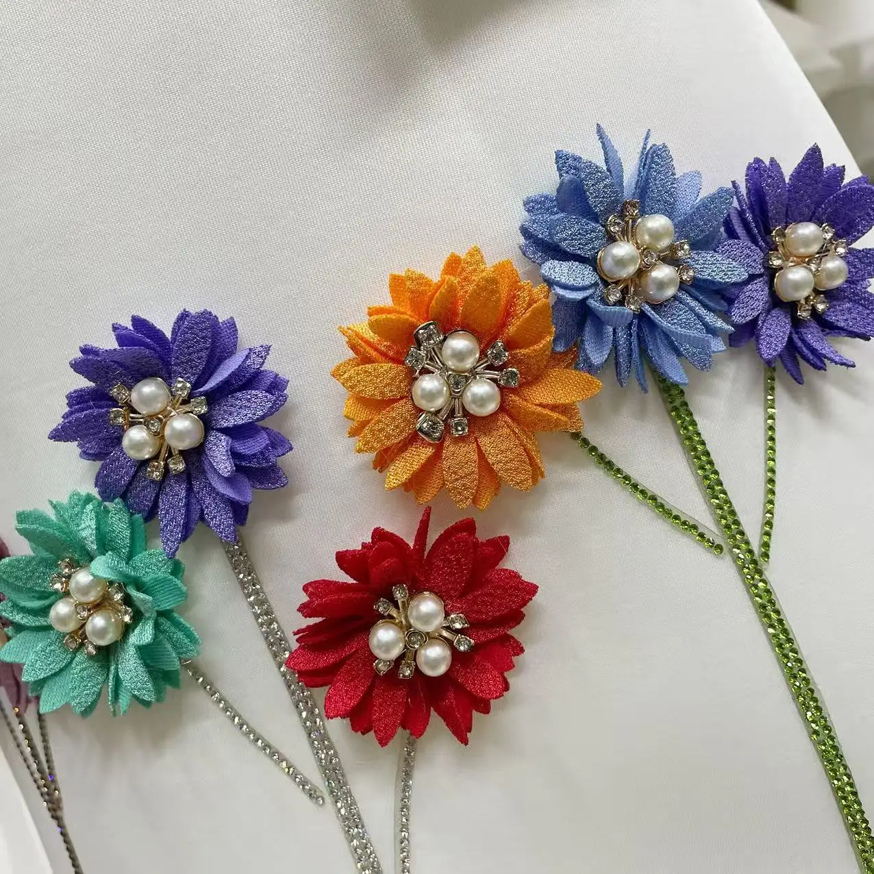 ملابس أطفال جديدة لربيع وخريف 2025 فستان جميل فستان بناتي مزين بالزهور القطنية