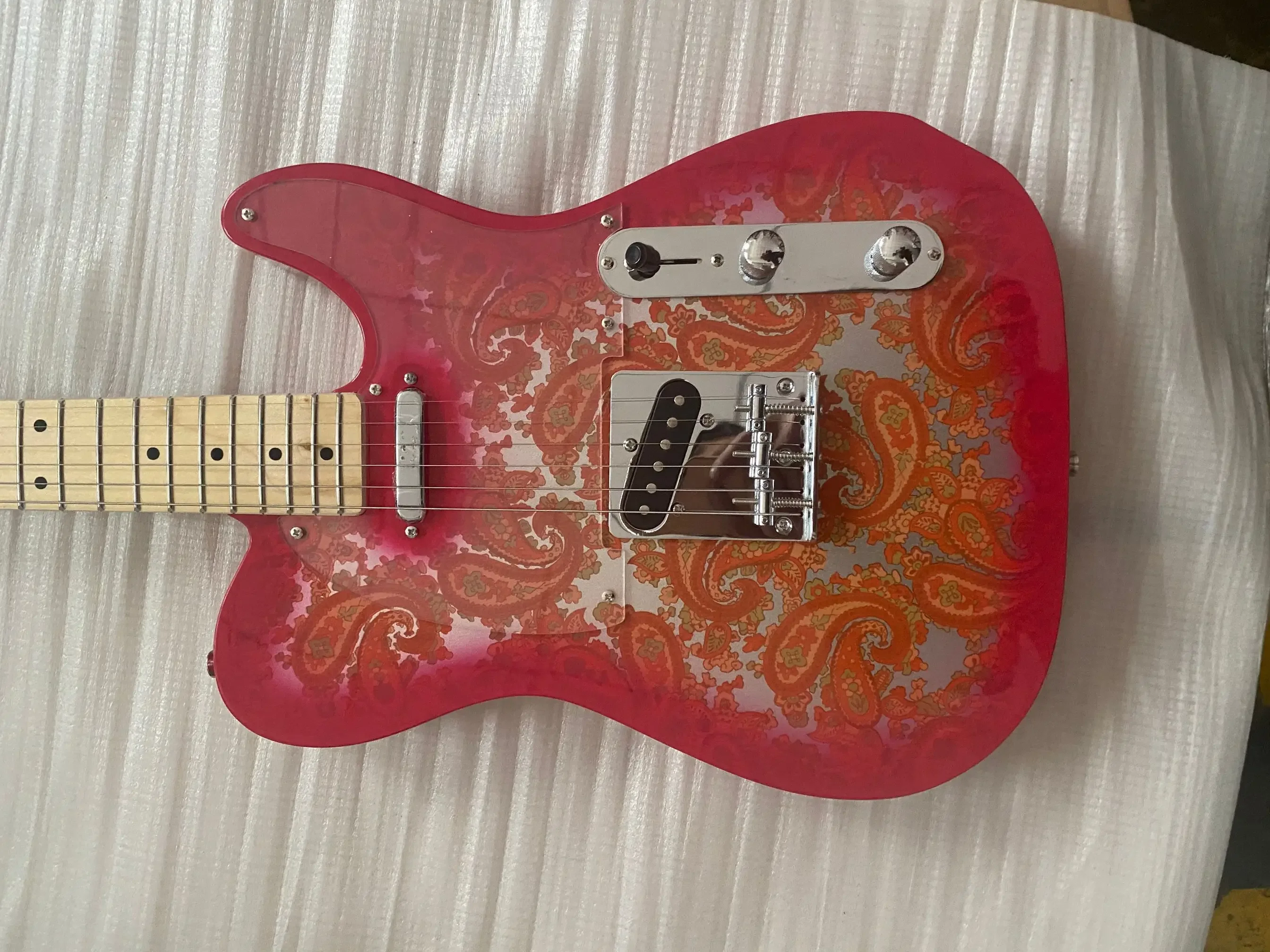 

James Burton Vintage Pink Paisley Caster Electric Guitar Yellow Maple Neck & Fingerboard, Black Dot Inlay