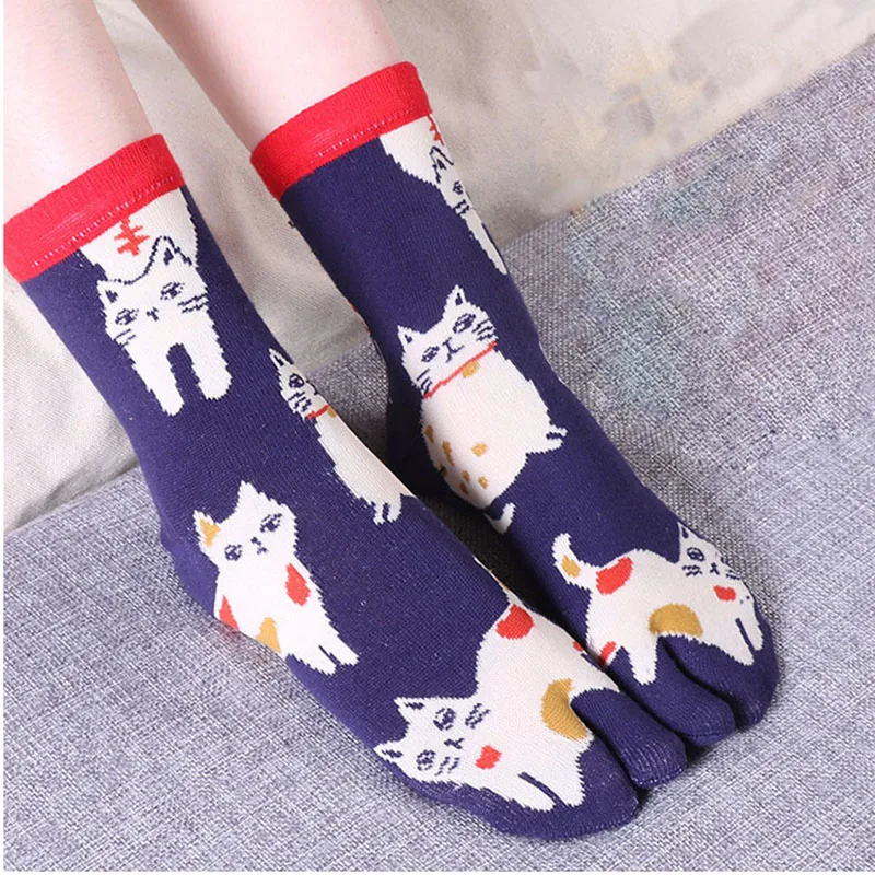 5 Pairs Japanese Style Kawaii Two Toe Tabi Socks for Women Girls Novelty Cute Cat Pattern Cartoon Knitted Cotton Socks with Toes