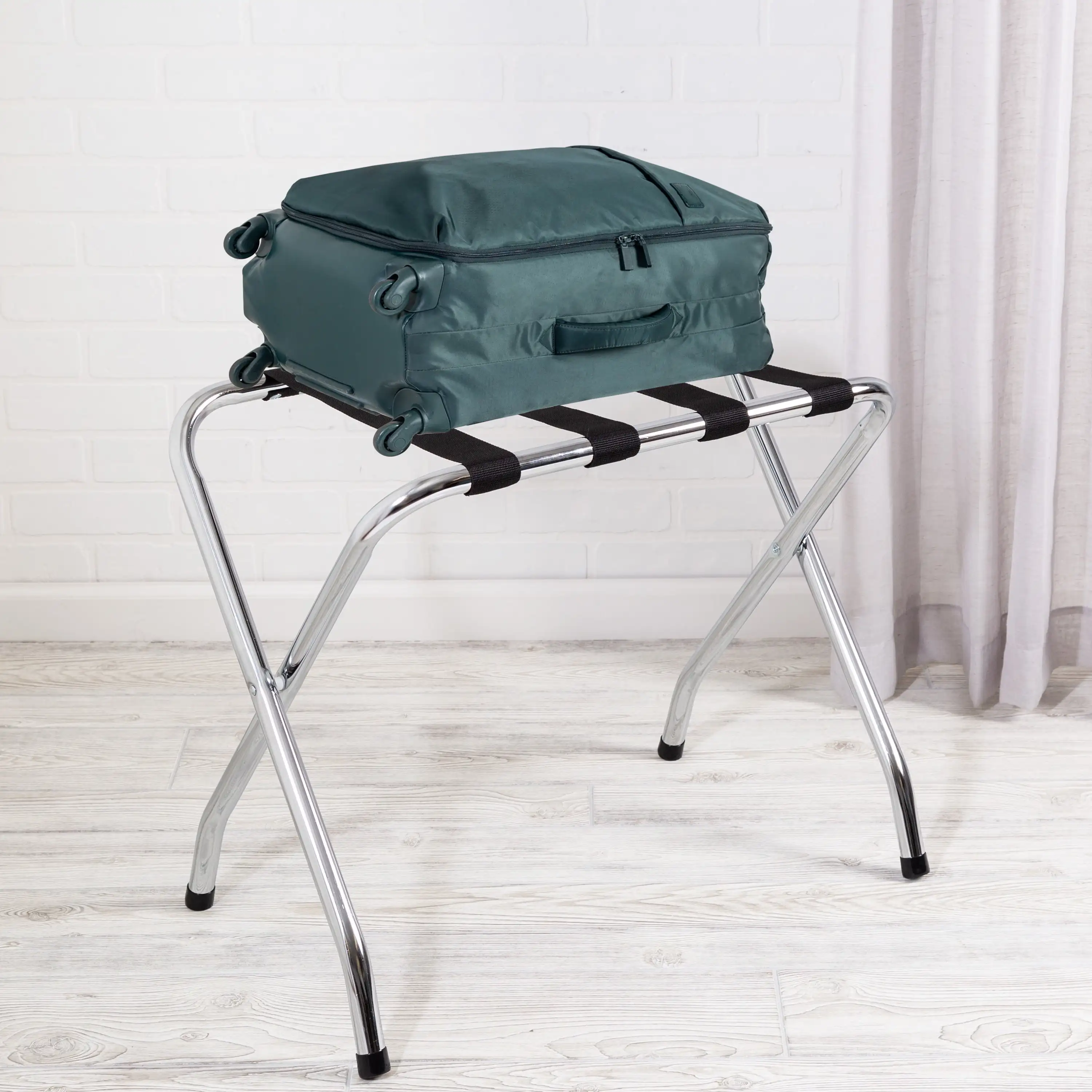 

Honey-Can-Do Steel and Nylon 1-Tier Folding Luggage Rack, Chrome/Black