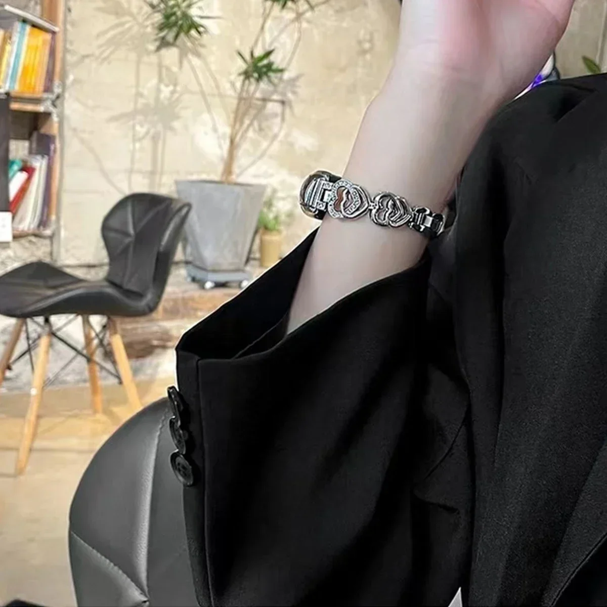 Fashion Love Heart Metal Bracelet Smartwatch Strap