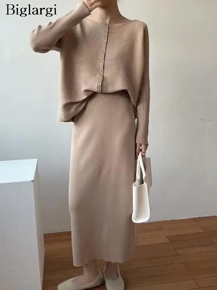 

Женский трикотажный комплект из 2 предметов, Повседневный Кардиган с длинным рукавом и свободная юбка с высокой талией и разрезом, осень 2023