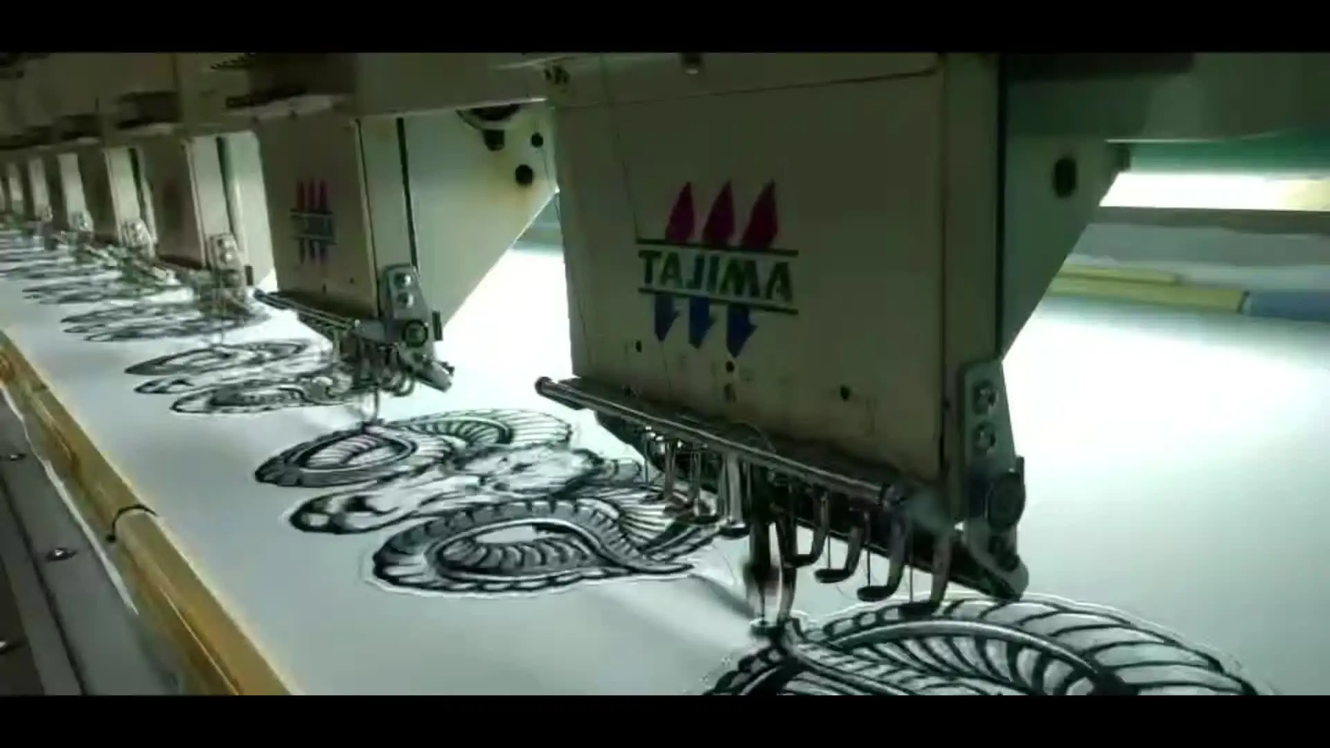 Кожаная вышитая заплатка 30*20см