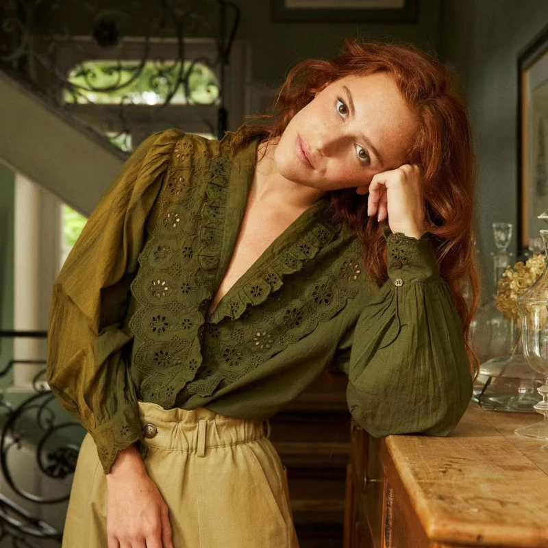 

Женская кружевная рубашка с V-образным вырезом и рукавами-фонариками