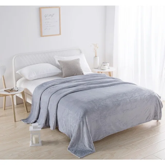 2025 new solid color simple plush blanket multi-functional Farley plush thickened warm blanket 3