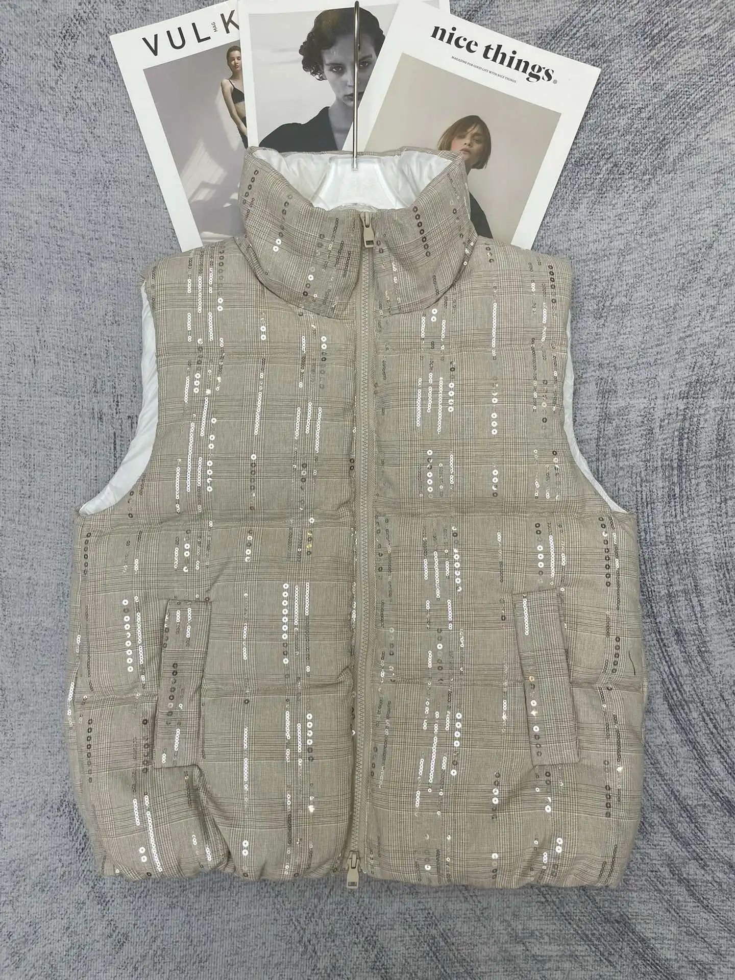 Duck Down Jacket for Women, Simple and Elegant, Versatile Down Vest, Versatile, Color Matching, Fashionable and Warm, New Style