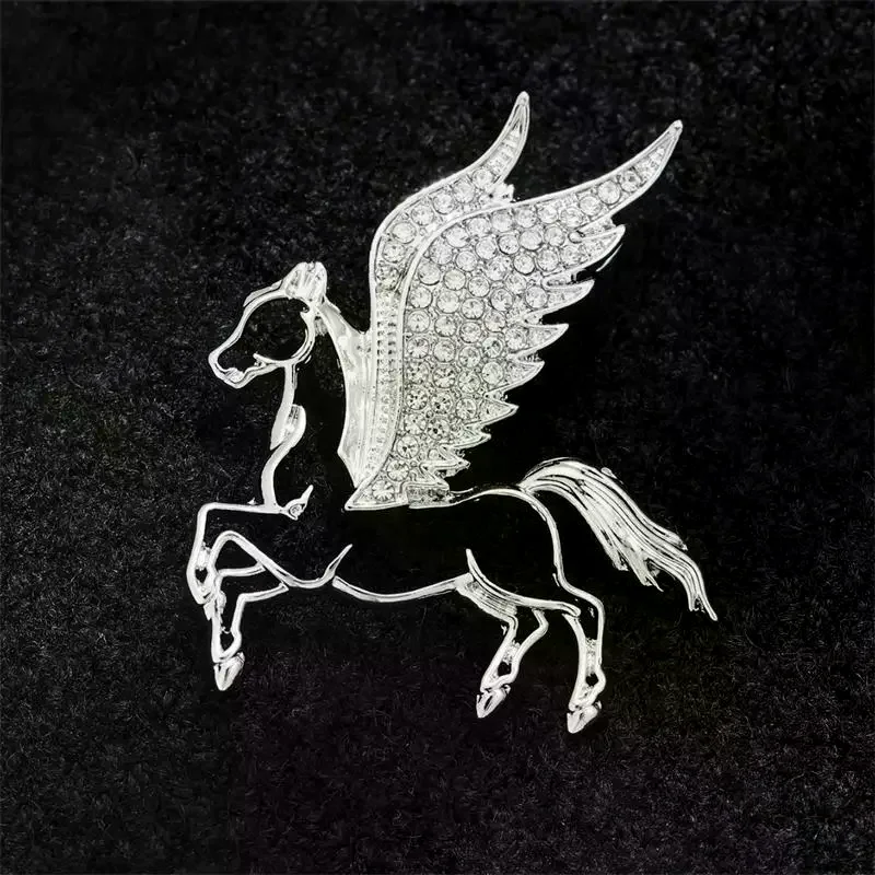 Fashion Rhinestones Alloy Horse With Wings Brooch Zodiac Pony Pins Women Men Clothing Accessory Suit Lapel Corsage New Year Gift