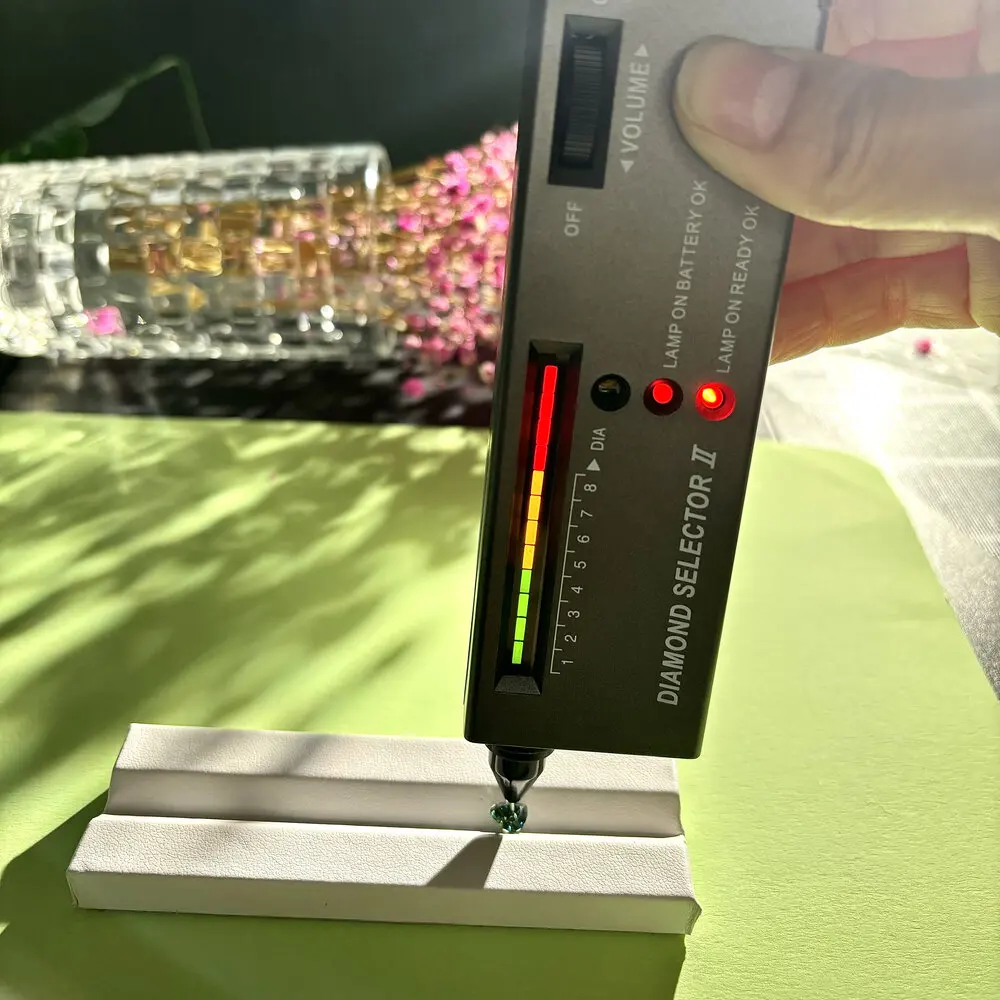 Green Color  High Grade Heart  Shape Brilliant Cut Moissanite Stone  VVS1 with GRA certificate For Jewelery Ring Material make