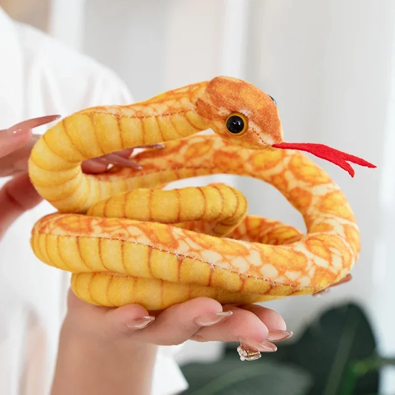 thumbnail image 4 of Juguete de peluche de pitón gigante de simulación, serpiente larga, juguete de peluche de pitón amarillo, naranja y verde, decoración para casa, accesorios de truco para vacaciones, 4 of 4