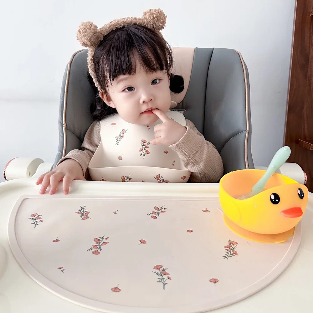 1PCS Baby Bibs Baby Flower Plate Animal Print Children's Bibs Girls Boys Adjustable Soft Silicone Bibs Baby Feeding Supplies 4