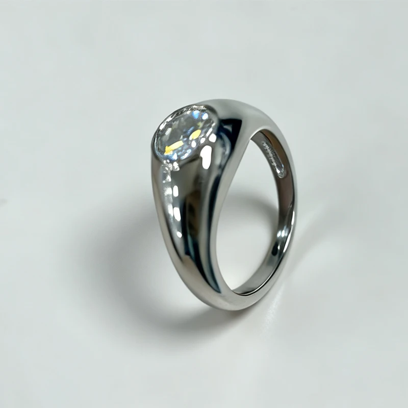 A classic and trendy high-quality jewelry ring for men and women, made of 925 sterling silver and featuring a round moissanite. - 3