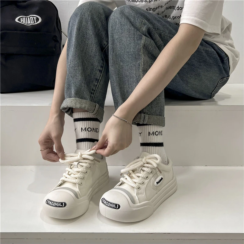Thick Soled Round Toe Jogging Board Shoes Breathable Mesh Comfortable Versatile Casual Sports Sneakers running shoes