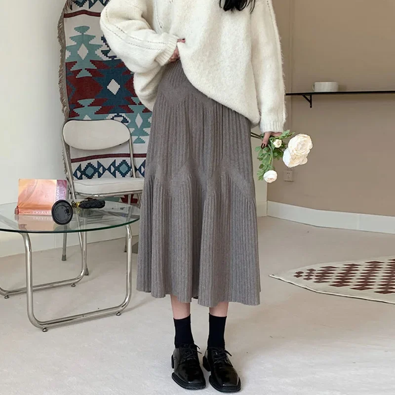 Maternity Knitted Midi Skirt Fashionable Autumn Winter Style A- Line Shape Slimming Large Hemline Suitable for Pregnant Women